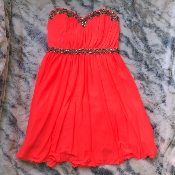 Dress - Picture 1 of 8